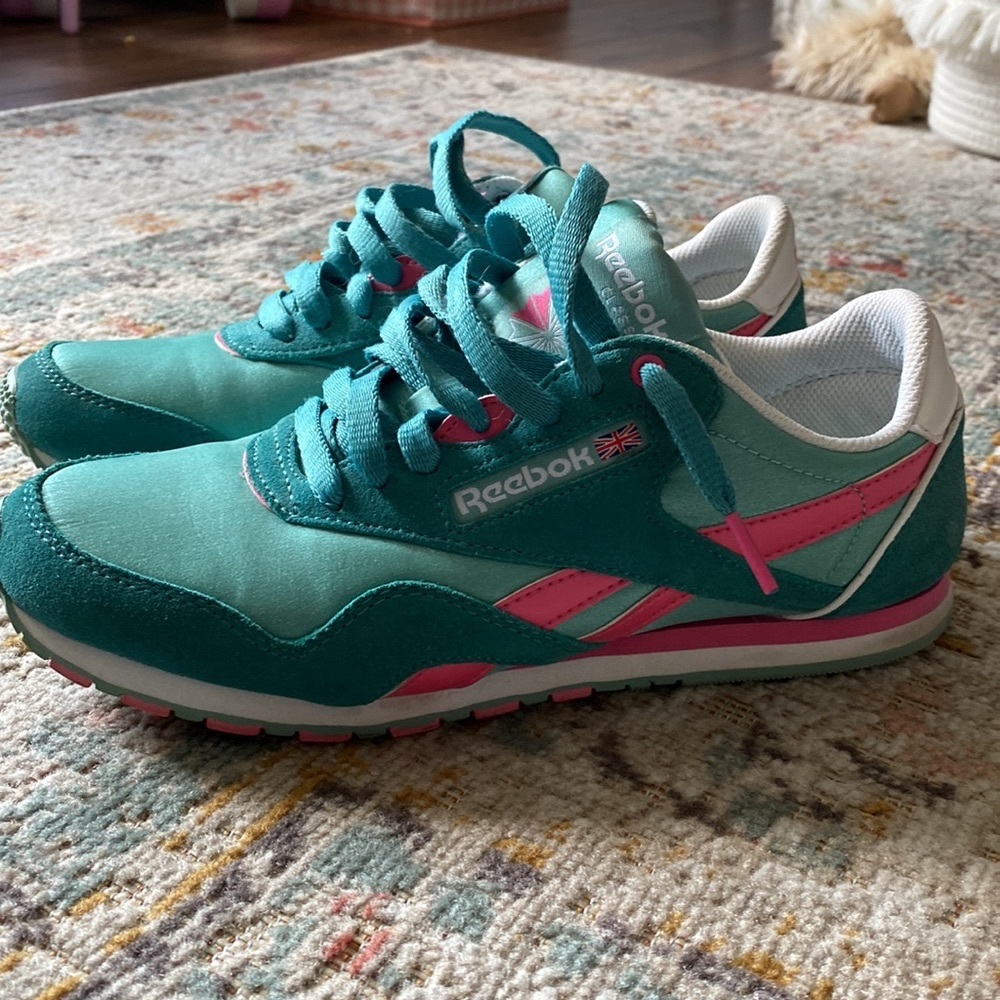 Womens Reebok shoes